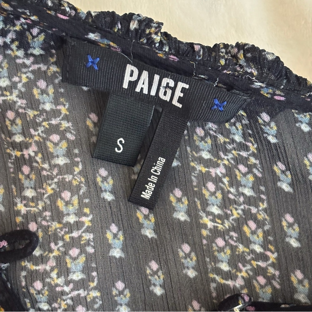 PAIGE Haiku Black Floral Silk Ruffle Button Front Blouse Small Quiet Luxe - Picture 8 of 8